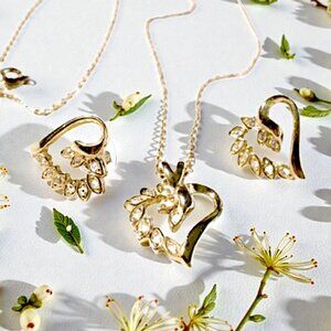 💞💗 Vintage Gold Base Rhinestones Half Journey Heart Pendant & Earring Set